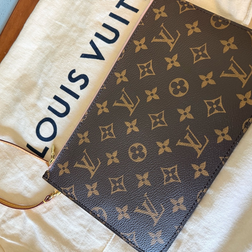 Louis Vuitton Monogram Rose Ballerine Neverfull MM and Pouch - Picture 15 of 16